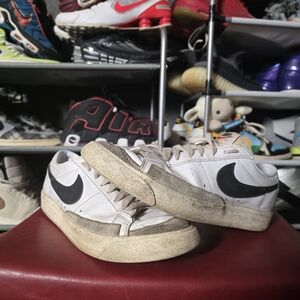 🔥 Nike White Leather Blazer Low-Top Sneakers Black Swoosh Size 11.5 Men's